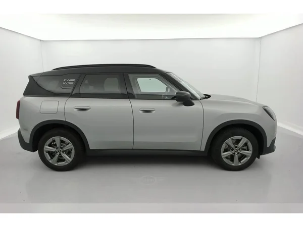 MINI Mini Countryman (U25) (2024) — foto 26 van 36
