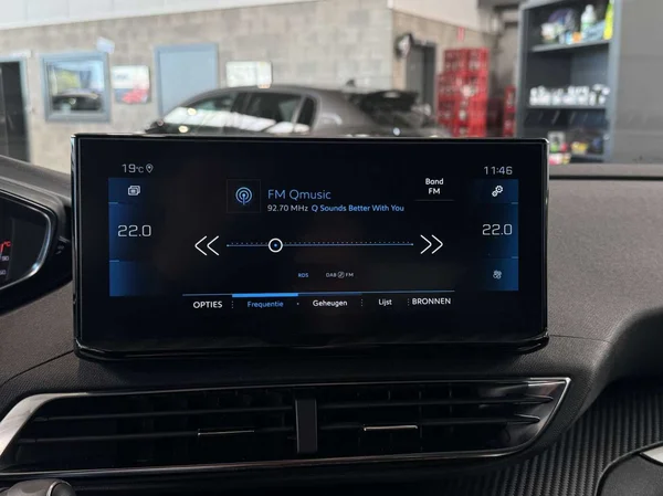 Peugeot 3008 (2022) — foto 2 van 18