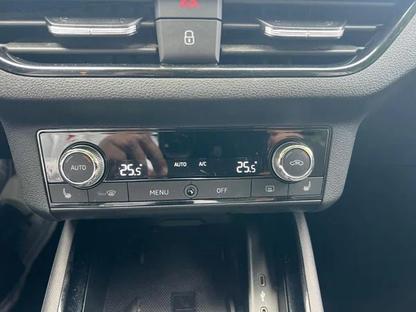SKODA Kamiq (2021) — foto 10 van 23