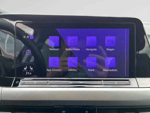 VOLKSWAGEN Golf VIII SW (2025) — foto 4 van 22