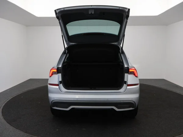 SKODA Kamiq (2022) — foto 16 van 23