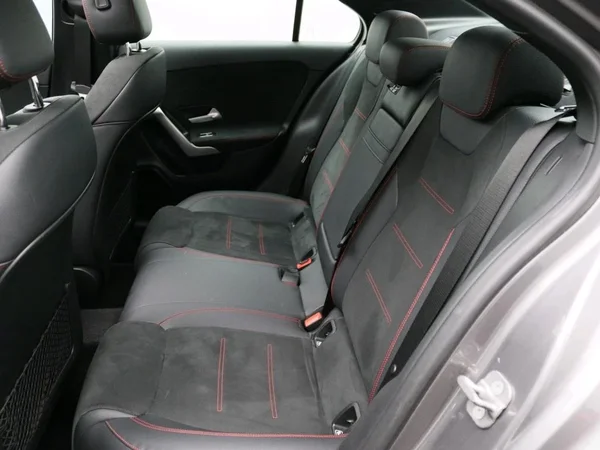 Mercedes-Benz A-Klasse (2024) — foto 13 van 17