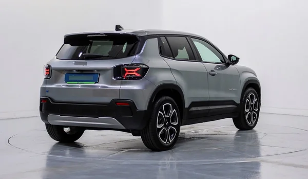 Jeep E-Avenger (2024) — foto 45 van 74