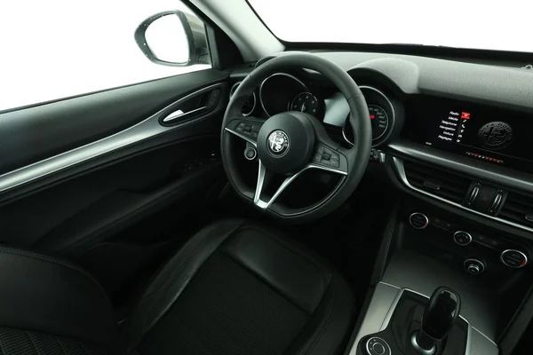 Alfa Romeo Stelvio (2018) — foto 4 van 16