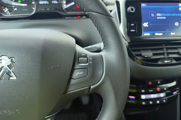Peugeot 2008 (2019) — foto 7 van 18