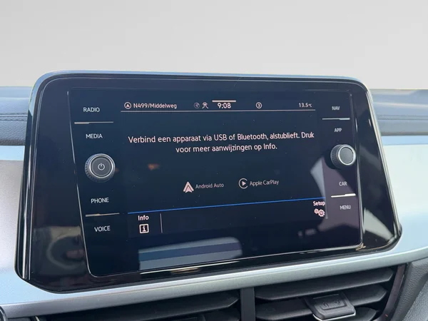 VOLKSWAGEN T-Roc (2024) — foto 4 van 19