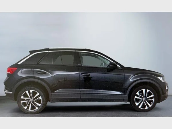 Volkswagen T-Roc (2021) — foto 18 van 23