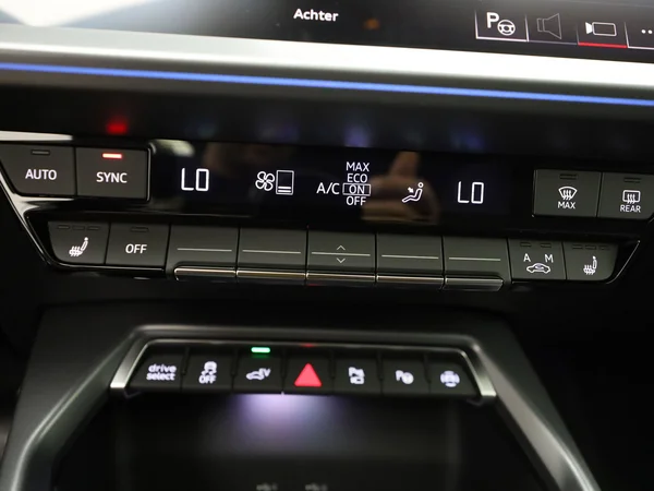 AUDI A3 Sportback PHEV (2025) — foto 3 van 19