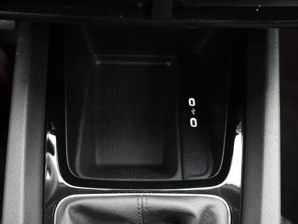 SKODA Octavia Combi (2024) — foto 16 van 27