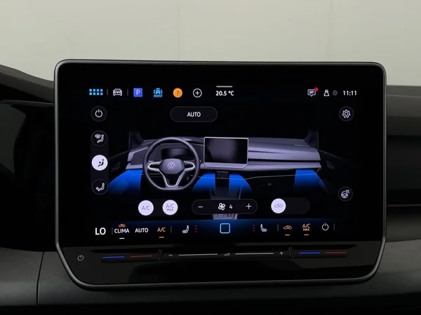 VOLKSWAGEN Golf Variant (2025) — foto 18 van 29
