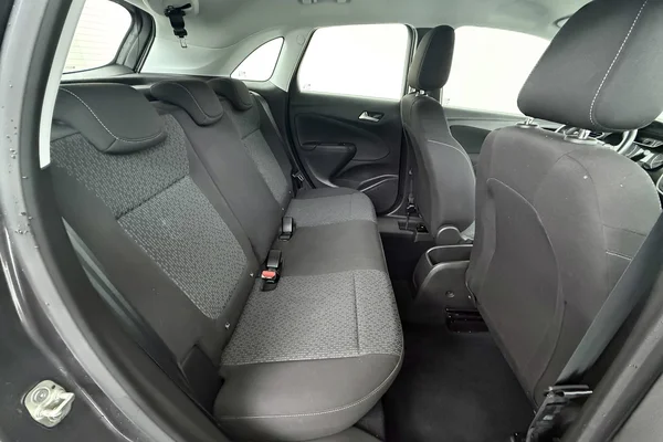 Opel Crossland (2022) — foto 6 van 27