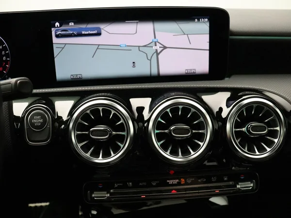 Mercedes-Benz A-Klasse (2023) — foto 14 van 32