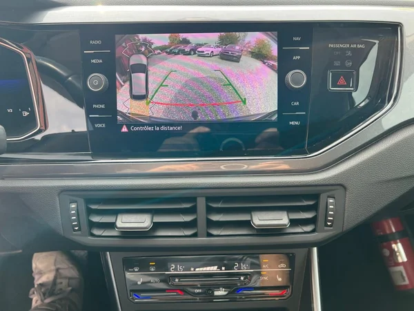 VOLKSWAGEN Taigo (2022) — foto 2 van 18