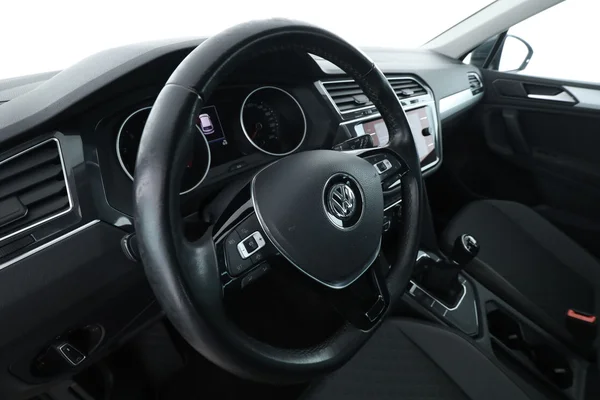 Volkswagen Tiguan (2019) — foto 2 van 16
