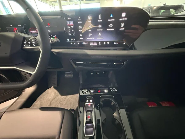 AUDI A6 Avant e-tron (2026) — foto 2 van 20