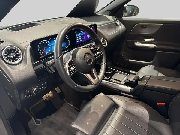 Mercedes-Benz GLA (2022) — foto 21 van 21