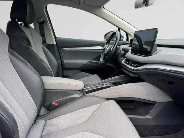 SKODA Enyaq (2022) — foto 8 van 24