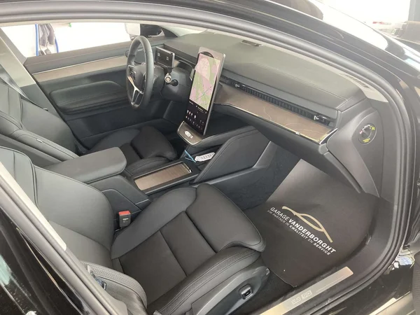 Volvo ES90 — foto 18 van 19