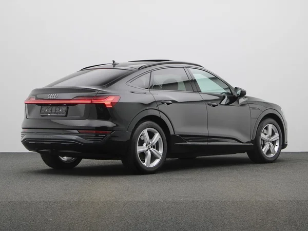 AUDI Q8 e-tron Sportback (2025) — foto 12 van 23