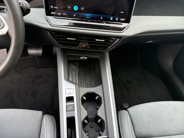 VOLKSWAGEN Passat SW (2026) — foto 3 van 22