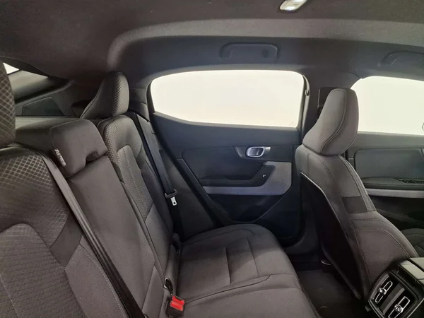 Polestar 2 (2023) — foto 15 van 17