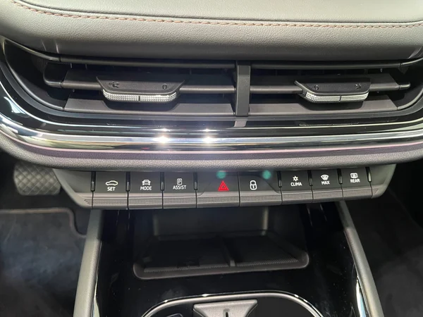 SKODA Enyaq Coupé (2025) — foto 16 van 19