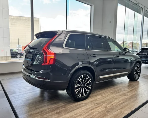 Volvo XC90 (2024) — foto 3 van 30