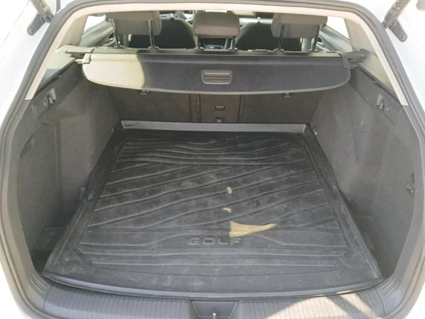 VOLKSWAGEN Golf VIII SW (2022) — foto 7 van 19