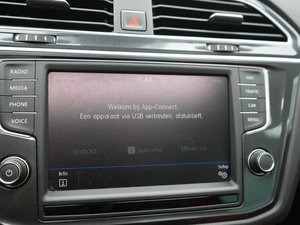 VOLKSWAGEN Tiguan Dsl (2016) — foto 25 van 31