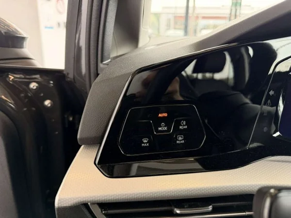 Volkswagen Golf (2024) — foto 16 van 23