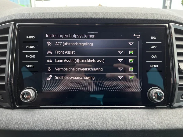 SKODA Karoq (2025) — foto 11 van 22
