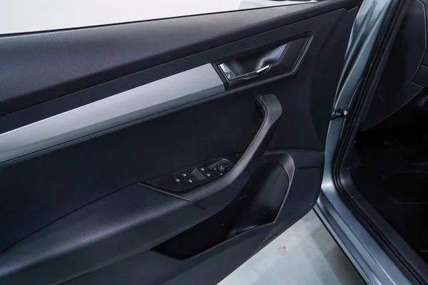 Skoda Karoq (2021) — foto 8 van 54