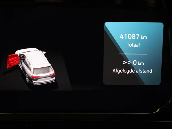 VOLKSWAGEN Golf VIII SW (2023) — foto 7 van 19