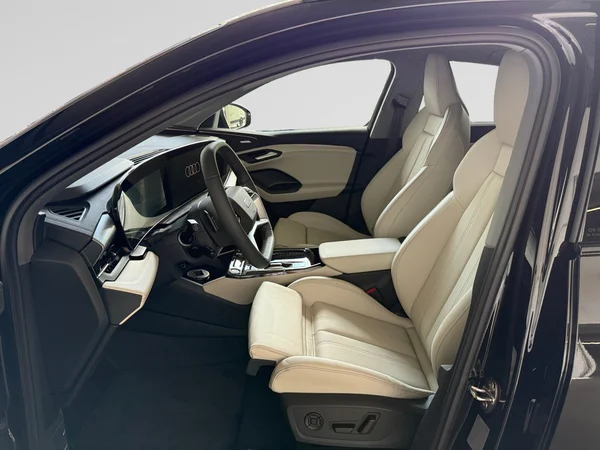 AUDI Q6 Sportback e-tron (2025) — foto 11 van 13