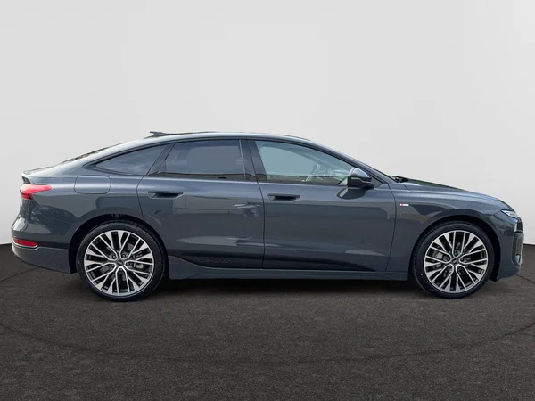 AUDI A6 Sportback e-tron (2025) — foto 20 van 24