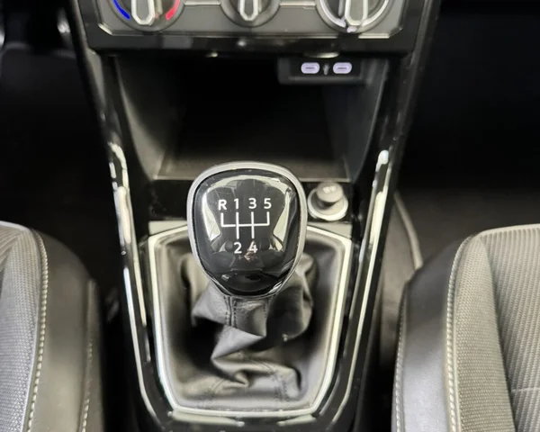 Volkswagen T-Cross (2022) — foto 22 van 30
