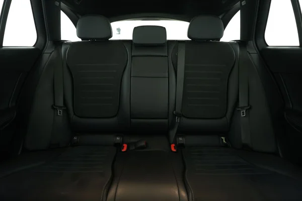 Mercedes-Benz C-Klasse (2025) — foto 6 van 16