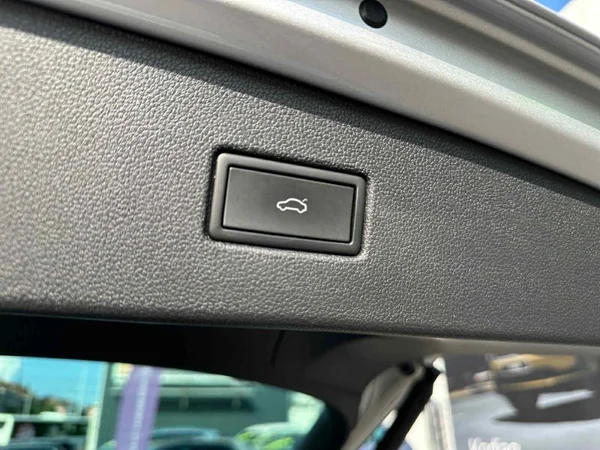 VOLKSWAGEN Tiguan (2021) — foto 15 van 24