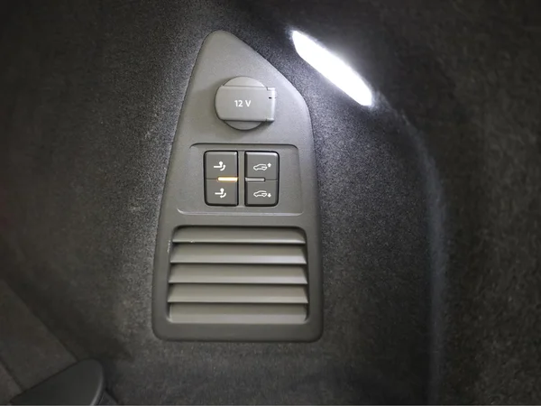 VOLKSWAGEN Touareg R (2025) — foto 4 van 27