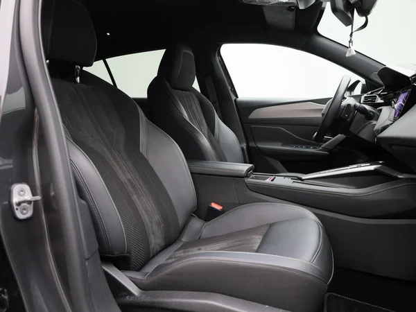 Peugeot 408 (2023) — foto 31 van 47