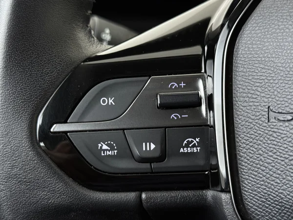 PEUGEOT 308 (2023) — foto 9 van 27