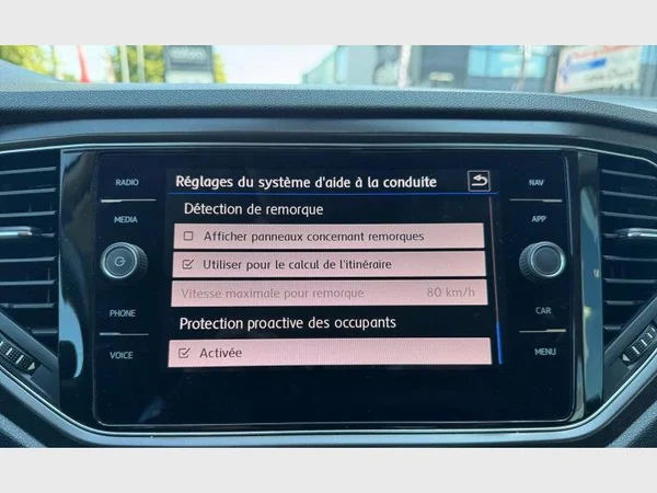 Volkswagen T-Roc (2019) — foto 17 van 28