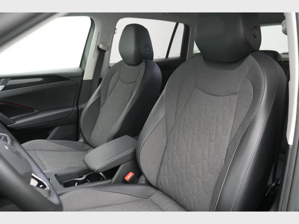 VOLKSWAGEN Tiguan eHybrid (PHEV) (2025) — foto 18 van 30