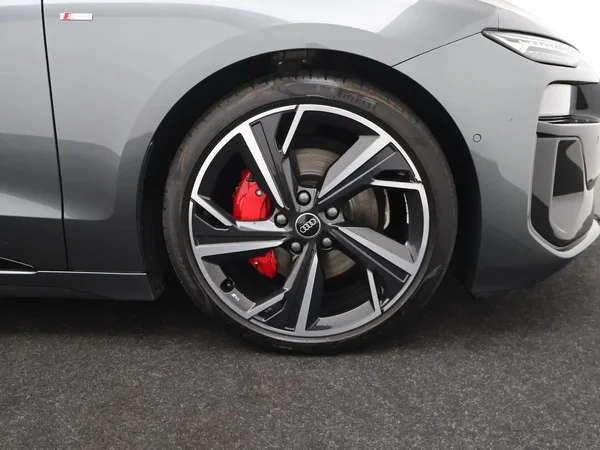 Audi A6 Sportback e-tron (2025) — foto 32 van 37