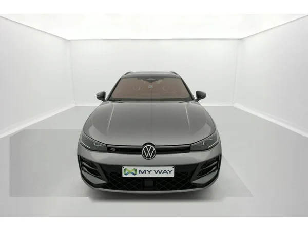 VOLKSWAGEN Passat SW (2024) — foto 12 van 36