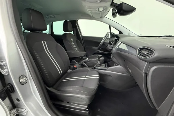 Opel Crossland (2023) — foto 13 van 25