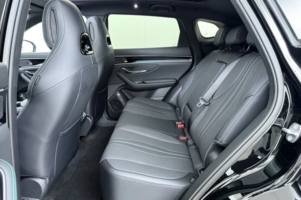 BYD Seal U PHEV (2026) — foto 17 van 18
