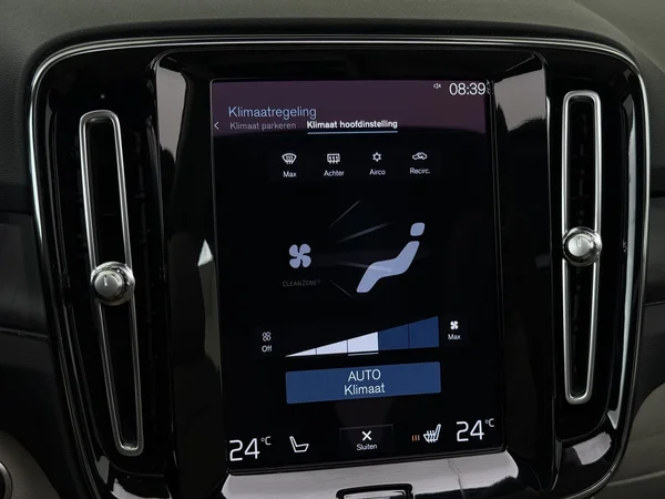 VOLVO XC40 (2022) — foto 18 van 34