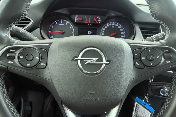 Opel Crossland (2022) — foto 14 van 27