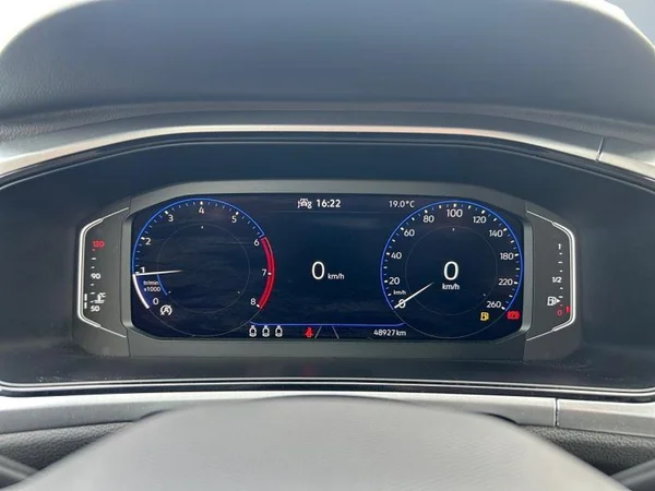 VOLKSWAGEN T-Roc (2022) — foto 5 van 31